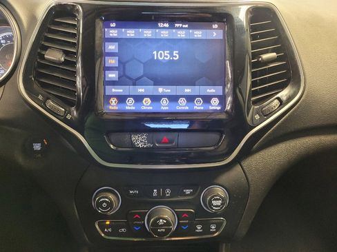 Used 2020 Jeep Cherokee Limited AWD/4WD image 25