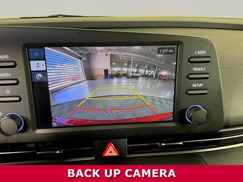 Used 2025 Hyundai Elantra Sport FWD image 13
