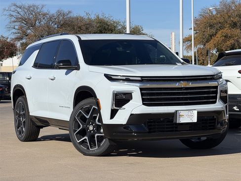 New 2026 Chevrolet Traverse High Country image 2