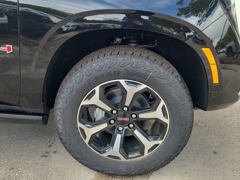 New 2026 GMC Yukon XL AT4 image 4