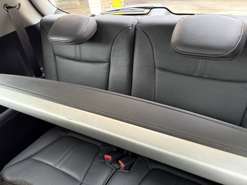 Used 2011 Kia Sorento SX image 10