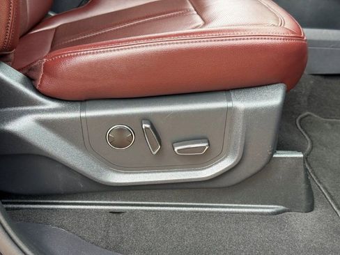 Used 2024 Ford Expedition Limited AWD/4WD image 27