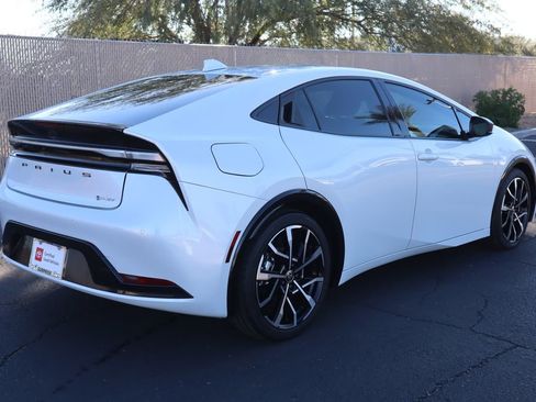 Certified 2025 Toyota Prius Plug-In Hybrid image 5