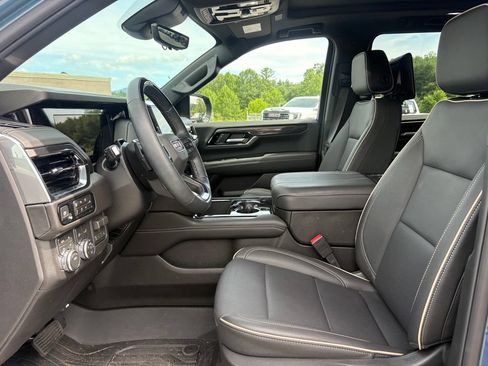 Used 2026 GMC Yukon XL Elevation w/ Elevation Premium Package AWD/4WD image 4