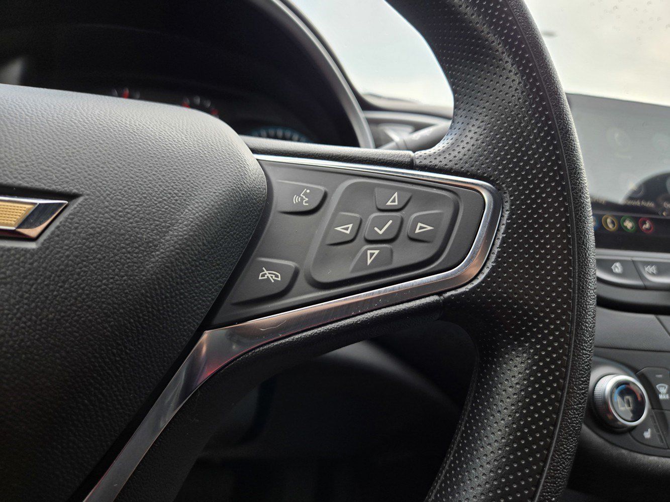 Used 2025 Chevrolet Malibu LT FWD image 17