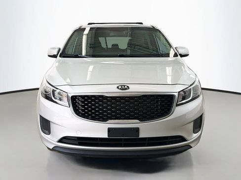 Used 2015 Kia Sedona LX w/ LX Convenience Package FWD image 2