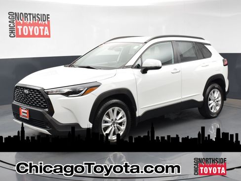 Used 2022 Toyota Corolla Cross LE image 1