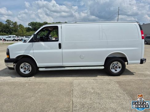 Used 2025 GMC Savana 2500 w/ Driver Convenience Package RWD image 4