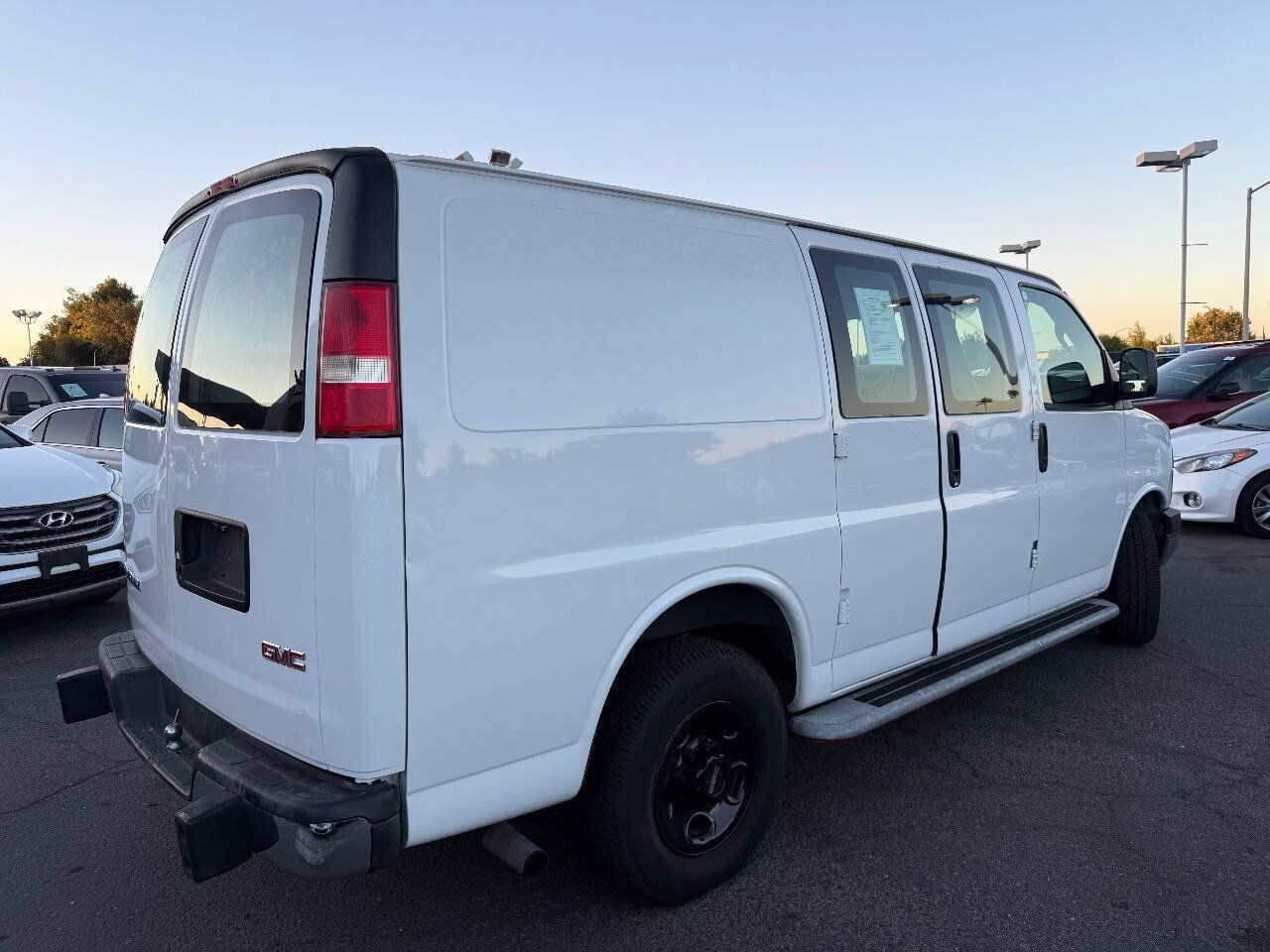 Used 2017 GMC Savana 2500 RWD image 7