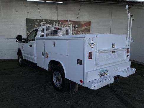 Used 2018 Ford F250 XL w/ Power Equipment Group image 3