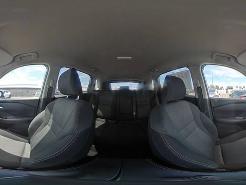 Used 2025 Nissan Rogue SV FWD image 44