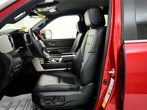 Used 2025 Toyota Tundra Limited image 32