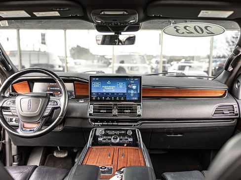 Used 2023 Lincoln Navigator Reserve AWD/4WD image 37