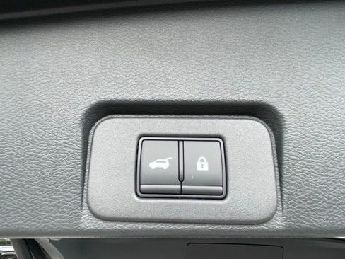 New 2025 Nissan Rogue SL w/ Tech Package image 17