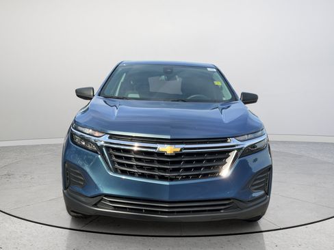 Certified 2024 Chevrolet Equinox LS w/ LS Convenience Package FWD image 4