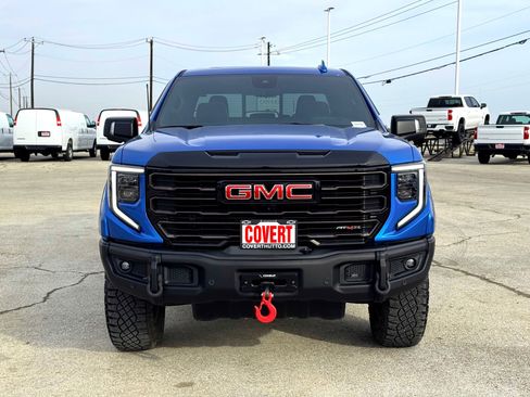 Used 2024 GMC Sierra 1500 AT4X image 6