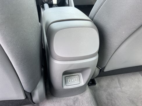 Used 2025 Hyundai Elantra SE image 25