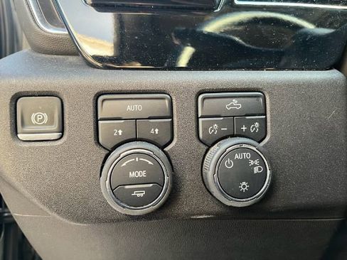 Used 2025 Chevrolet Silverado 1500 LT AWD/4WD image 21