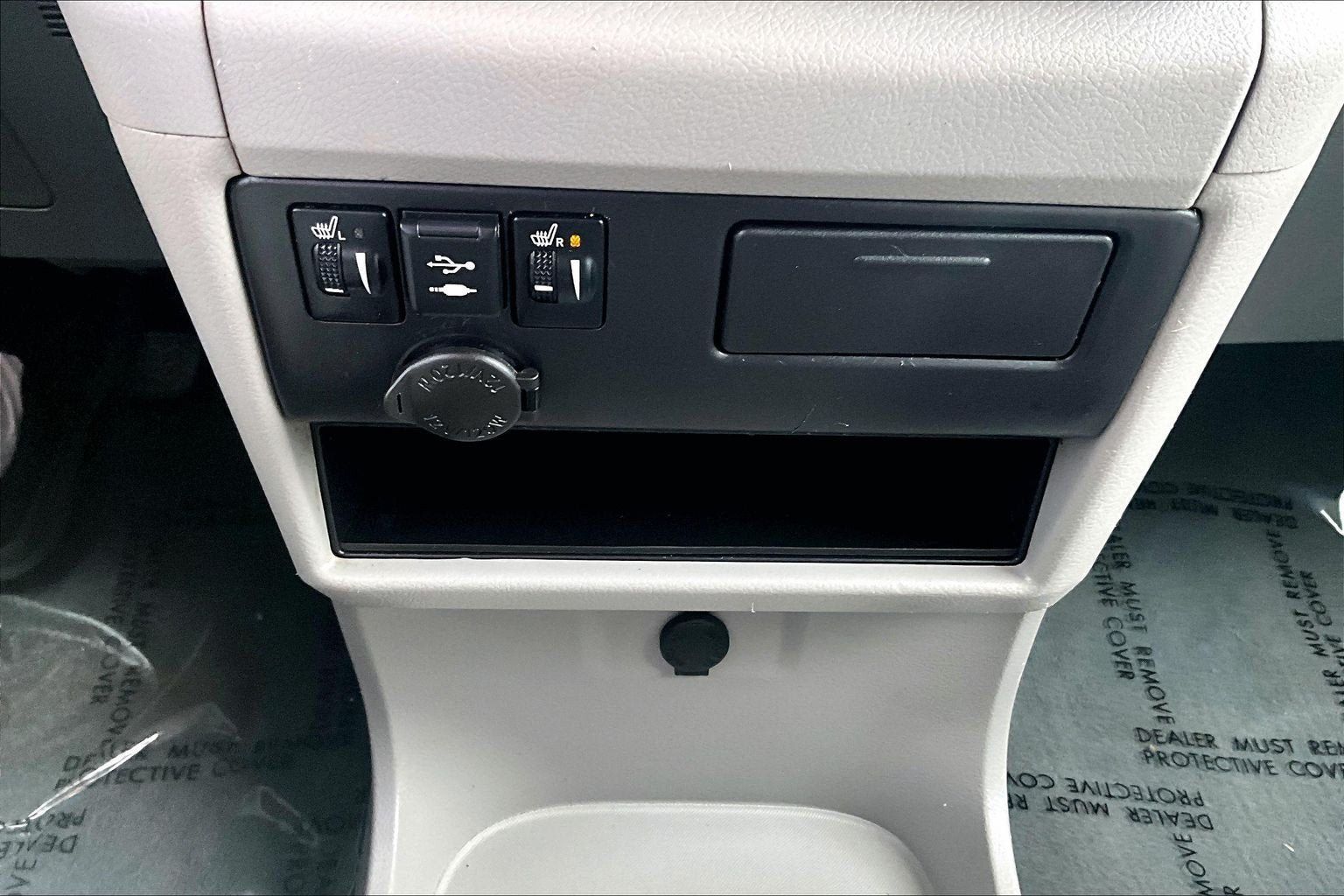 Used 2019 Toyota Sienna XLE w/ XLE Navigation Package AWD/4WD image 32