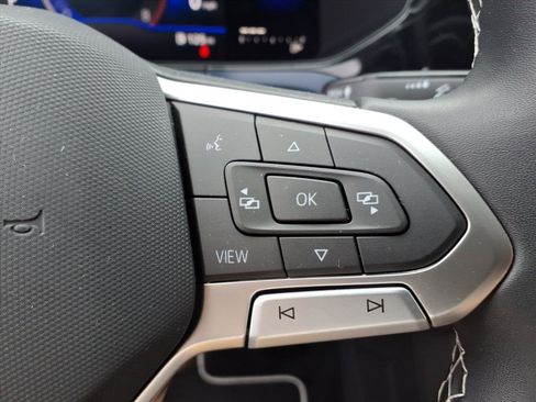 Certified 2022 Volkswagen Taos SE image 18