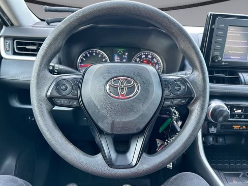 Used 2021 Toyota RAV4 LE FWD image 14