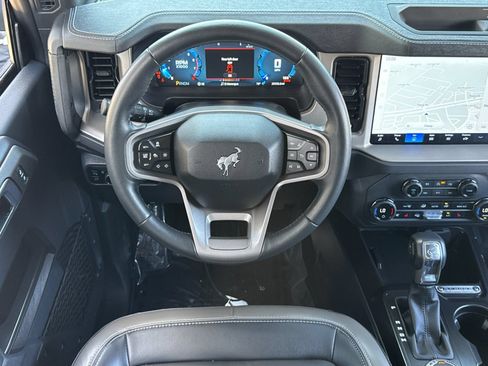 Used 2025 Ford Bronco Outer Banks AWD/4WD image 19