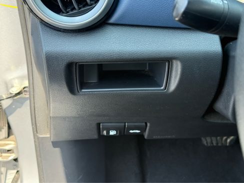 Used 2025 Nissan Versa SV w/ Trunk Package FWD image 23