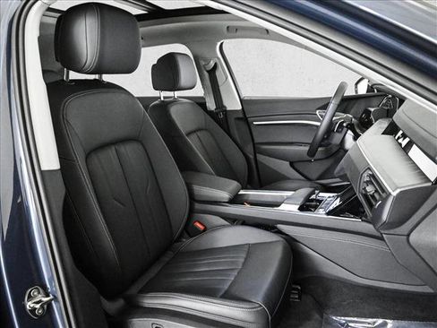 Certified 2024 Audi Q8 e-tron Premium Plus w/ Premium Plus Package image 22