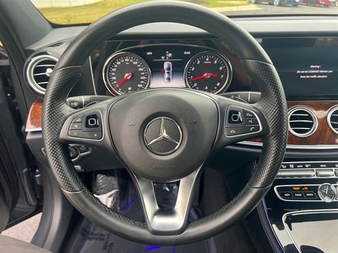 Used 2017 Mercedes-Benz E 300 4MATIC image 39