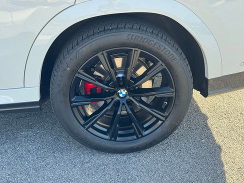 Used 2026 BMW X6 xDrive40i w/ Climate Comfort Package image 11