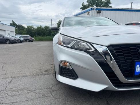 Used 2020 Nissan Altima 2.5 S FWD image 11