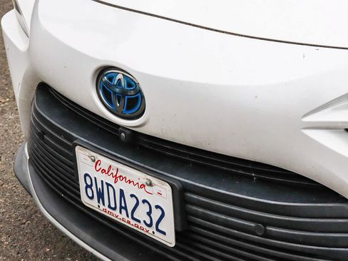 Used 2021 Toyota Mirai RWD image 3