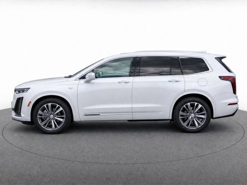 Used 2022 Cadillac XT6 Premium Luxury w/ Technology Package FWD image 6