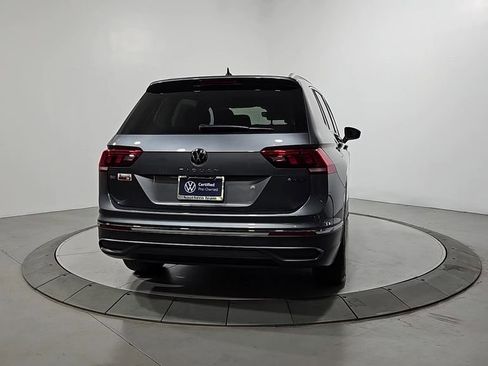 Certified 2024 Volkswagen Tiguan SE w/ Panoramic Sunroof Package image 5