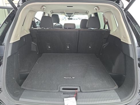 Certified 2025 Nissan Rogue SV FWD image 12