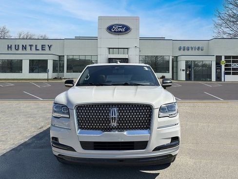 Used 2022 Lincoln Navigator Reserve image 3