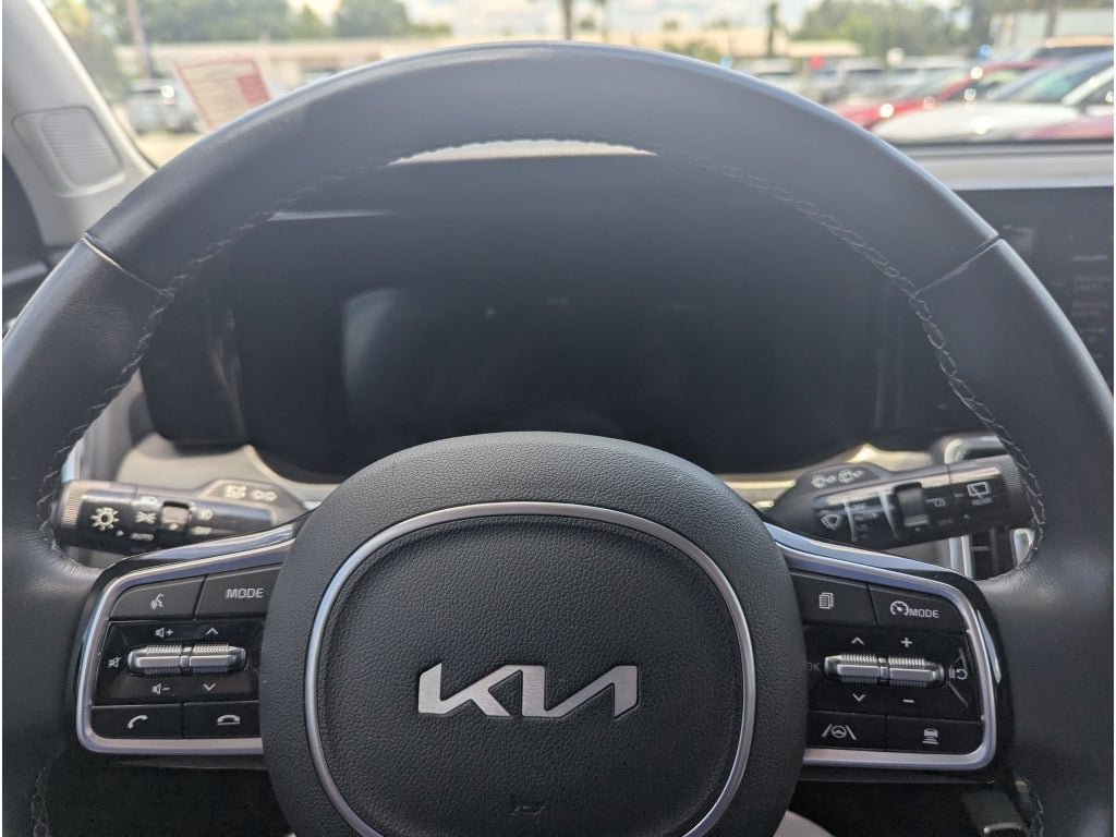 Used 2023 Kia Sorento SX FWD image 19