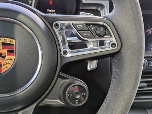 Used 2020 Porsche Macan Turbo image 25