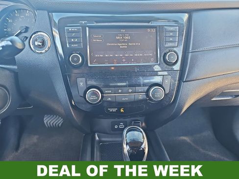 Used 2018 Nissan Rogue SV image 20