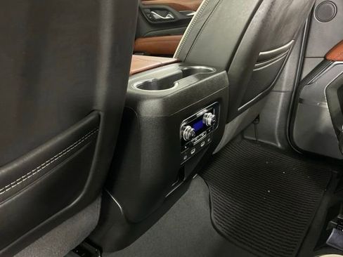 Used 2024 GMC Yukon XL Denali Ultimate image 18