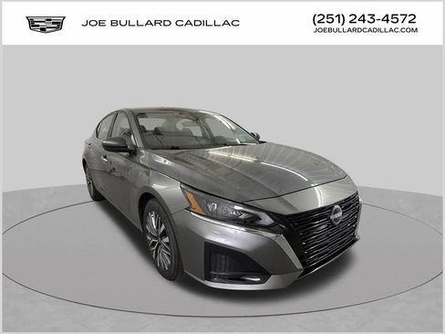 Used 2025 Nissan Altima 2.5 SV FWD image 1