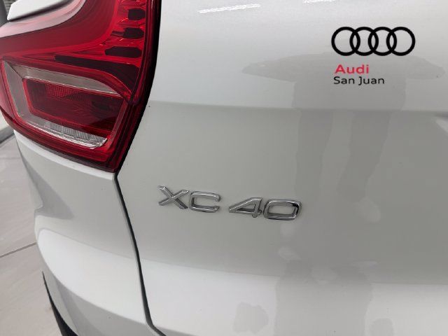 Used 2023 Volvo XC40 B5 Plus w/ Driver Assist Package AWD/4WD image 12