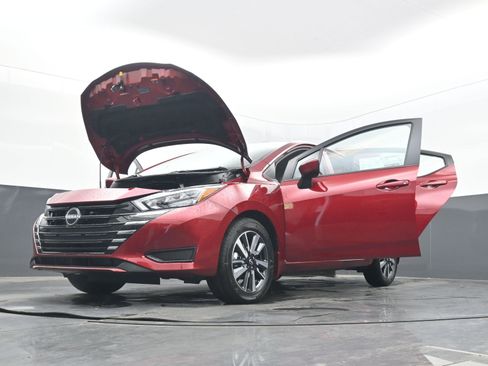 Certified 2025 Nissan Versa SV w/ Trunk Package image 40