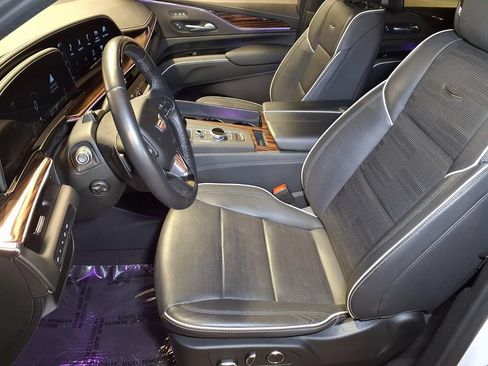 Certified 2024 Cadillac Escalade Premium Luxury AWD/4WD image 14