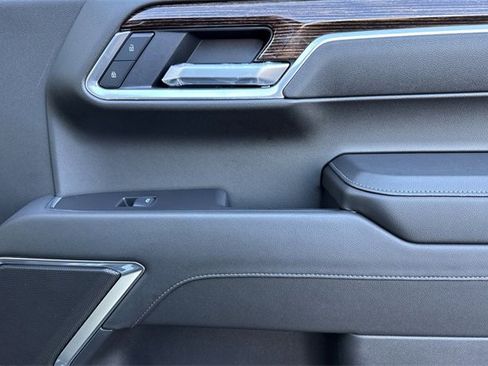 Used 2025 GMC Sierra 1500 Elevation image 21