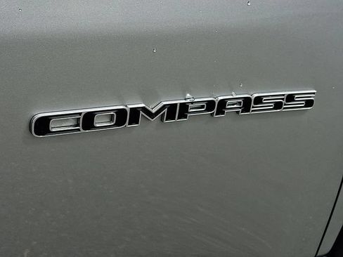 Used 2021 Jeep Compass Limited w/ Sun and Sound Group AWD/4WD image 33