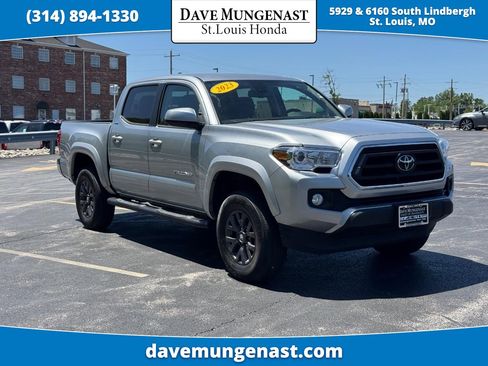 Used 2023 Toyota Tacoma SR5 AWD/4WD image 1