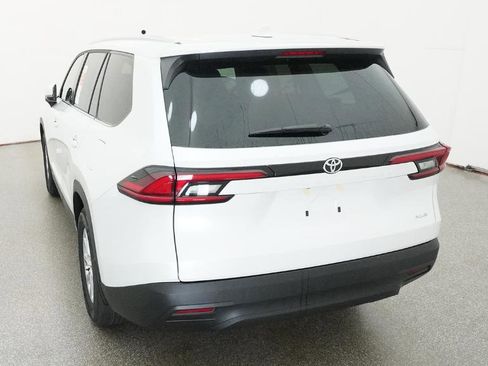 New 2026 Toyota Grand Highlander FWD image 9