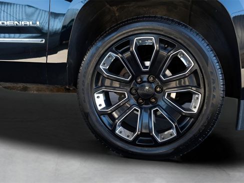 Used 2019 GMC Yukon Denali w/ Denali Ultimate Package image 11