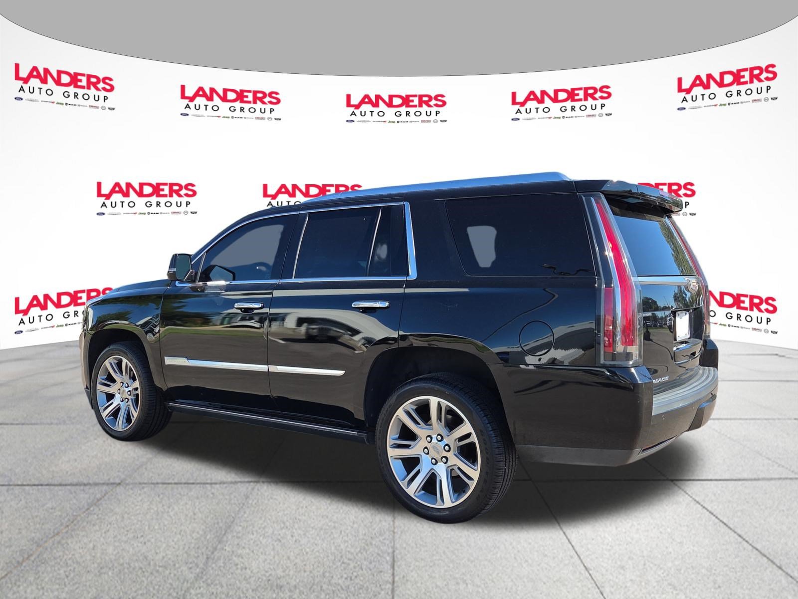 Used 2018 Cadillac Escalade Premium Luxury AWD/4WD image 5